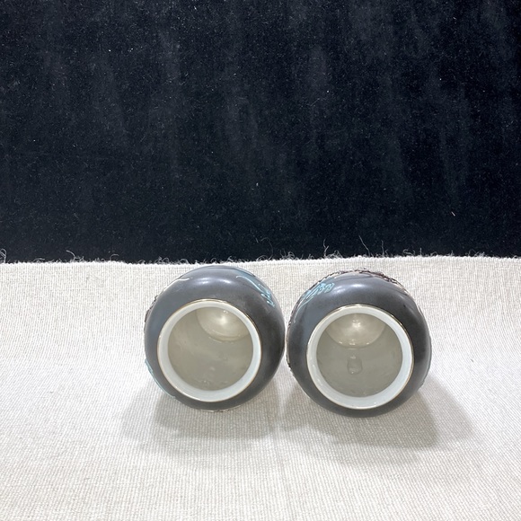 Mid century Japanese handpainted dragon vases. - Picture 4 of 4